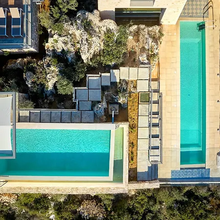 New Luxury Olives & Thyme Retreat, Seaview With 2 Heated Pools * ハニア