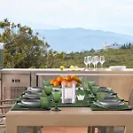 New Luxury Olives & Thyme Retreat, Seaview With 2 Heated Pools *