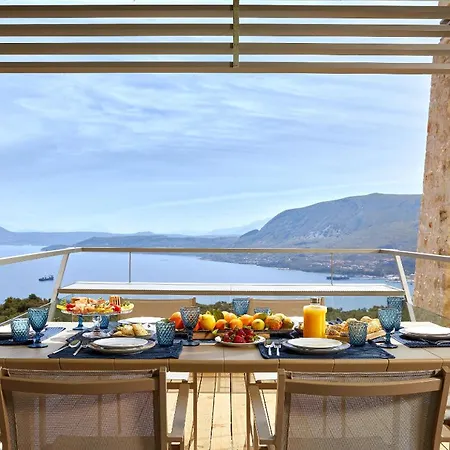Villa New Luxury Olives & Thyme Retreat, Seaview With 2 Heated Pools La Canea