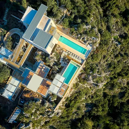 New Luxury Olives & Thyme Retreat, Seaview With 2 Heated Pools Villa *