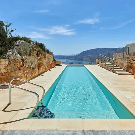 New Luxury Olives & Thyme Retreat, Seaview With 2 Heated Pools Villa *