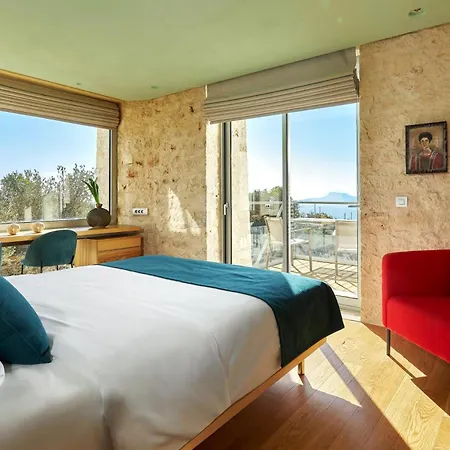 Willa New Luxury Olives & Thyme Retreat, Seaview With 2 Heated Pools *