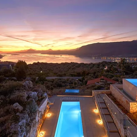 New Luxury Olives & Thyme Retreat, Seaview With 2 Heated Pools