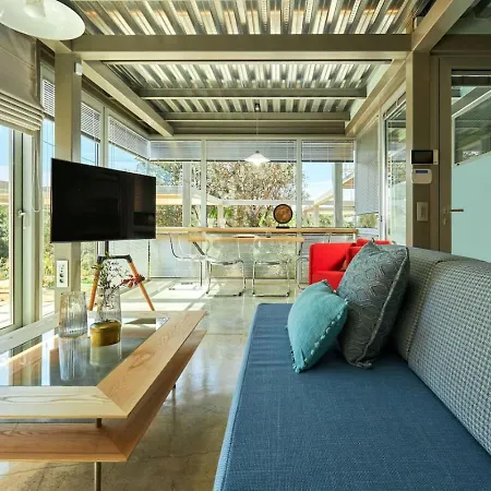 New Luxury Olives & Thyme Retreat, Seaview With 2 Heated Pools Villa