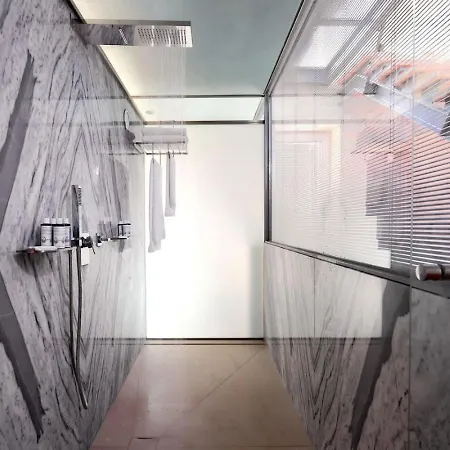 New Luxury Olives & Thyme Retreat, Seaview With 2 Heated Pools Villa *
