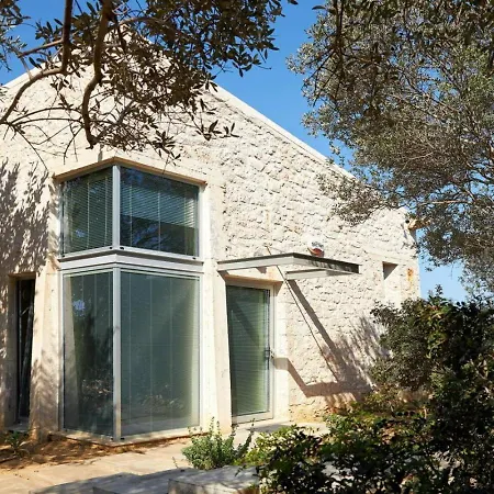 Villa New Luxury Olives & Thyme Retreat, Seaview With 2 Heated Pools