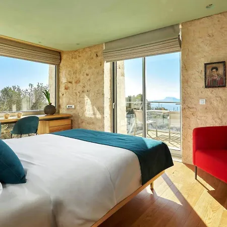 New Luxury Olives & Thyme Retreat, Seaview With 2 Heated Pools Villa *