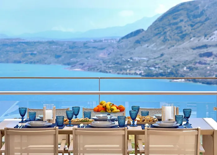 New Luxury Olives & Thyme Retreat, Seaview With 2 Heated Pools