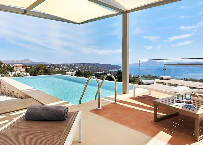 Willa New Luxury Olives & Thyme Retreat, Seaview With 2 Heated Pools *