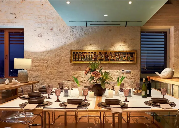 New Luxury Olives & Thyme Retreat, Seaview With 2 Heated Pools Willa