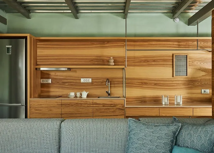 Willa New Luxury Olives & Thyme Retreat, Seaview With 2 Heated Pools *