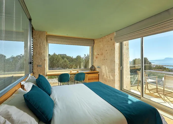 New Luxury Olives & Thyme Retreat, Seaview With 2 Heated Pools Villa