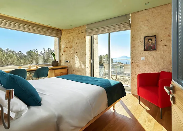 Willa New Luxury Olives & Thyme Retreat, Seaview With 2 Heated Pools *