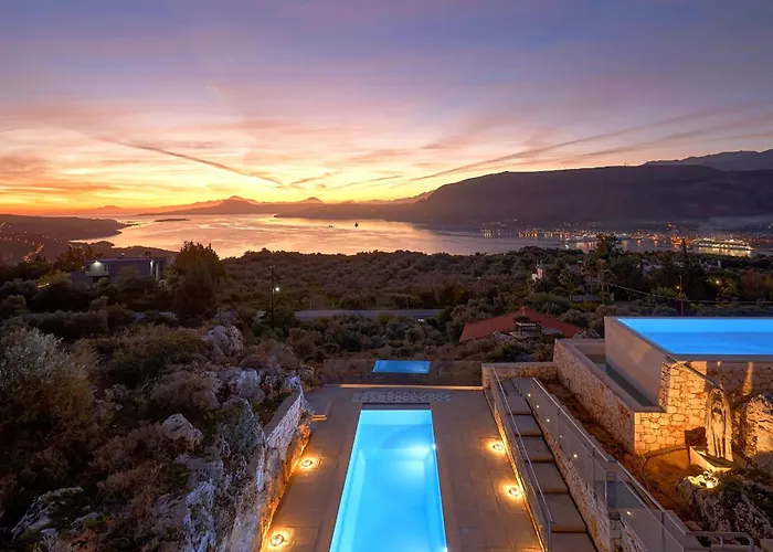 New Luxury Olives & Thyme Retreat, Seaview With 2 Heated Pools