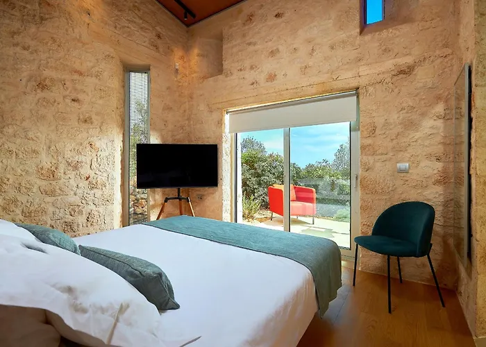 New Luxury Olives & Thyme Retreat, Seaview With 2 Heated Pools * Chania (Crete)