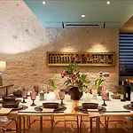 New Luxury Olives & Thyme Retreat, Seaview With 2 Heated Pools فيلة