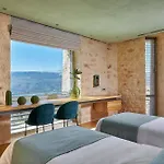 New Luxury Olives & Thyme Retreat, Seaview With 2 Heated Pools فيلة