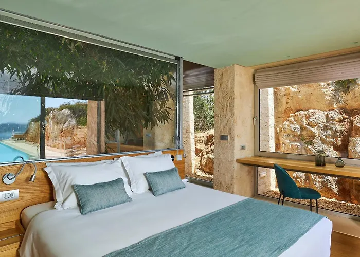 Villa New Luxury Olives & Thyme Retreat, Seaview With 2 Heated Pools