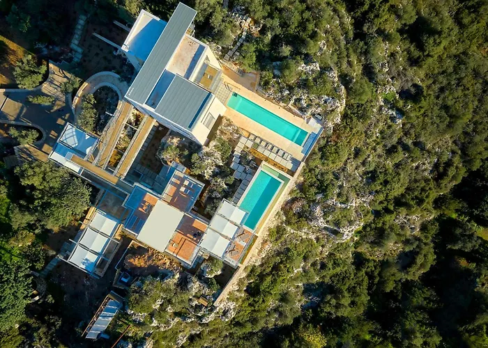 New Luxury Olives & Thyme Retreat, Seaview With 2 Heated Pools Villa *