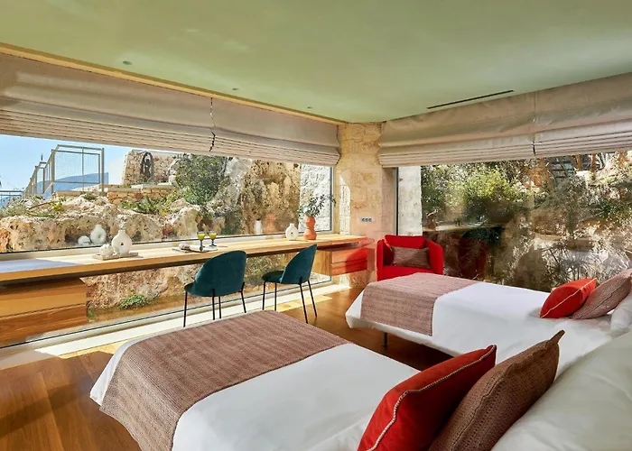 New Luxury Olives & Thyme Retreat, Seaview With 2 Heated Pools Villa *