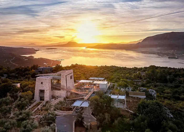 Villa New Luxury Olives & Thyme Retreat, Seaview With 2 Heated Pools La Canée