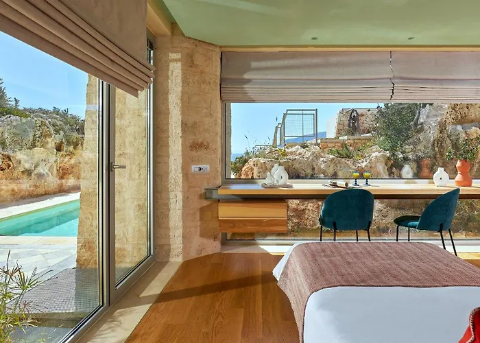 New Luxury Olives & Thyme Retreat, Seaview With 2 Heated Pools Villa *