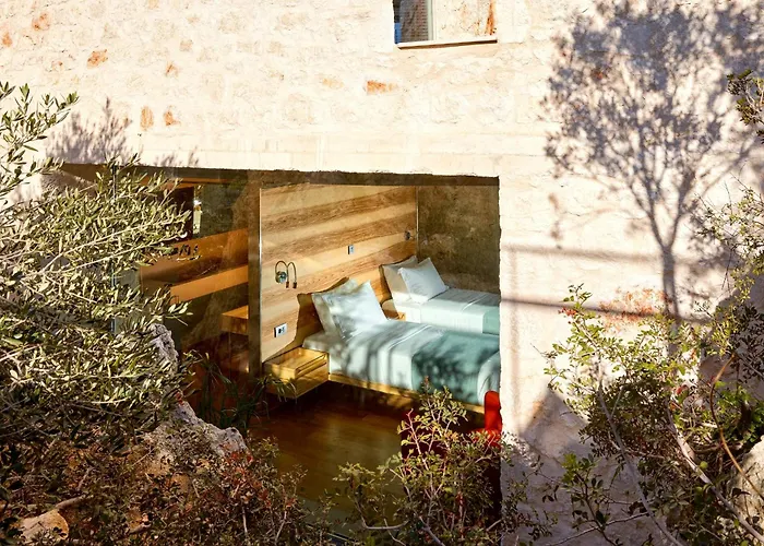 Villa New Luxury Olives & Thyme Retreat, Seaview With 2 Heated Pools *